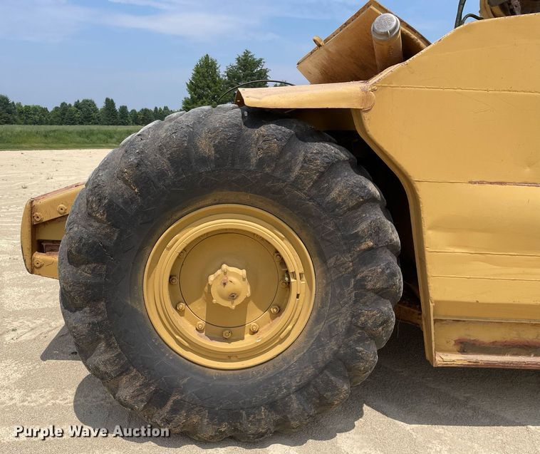 image for item LJ9757 1971 Caterpillar 613  elevating scraper