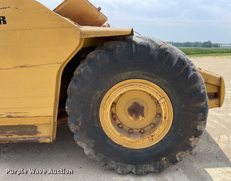 image for item LJ9757 1971 Caterpillar 613  elevating scraper