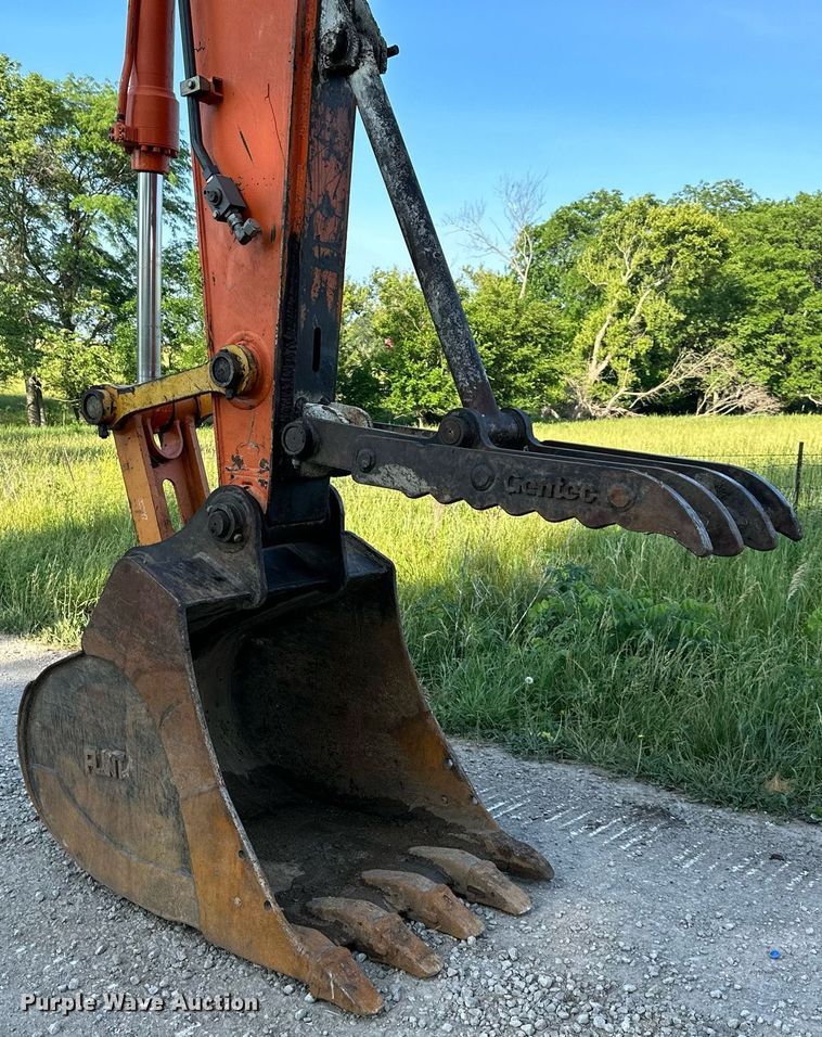 image for item LP9991 2006 Hitachi ZX200LC  excavator