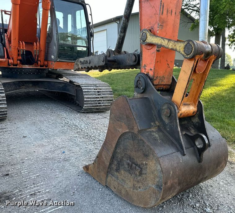 image for item LP9991 2006 Hitachi ZX200LC  excavator
