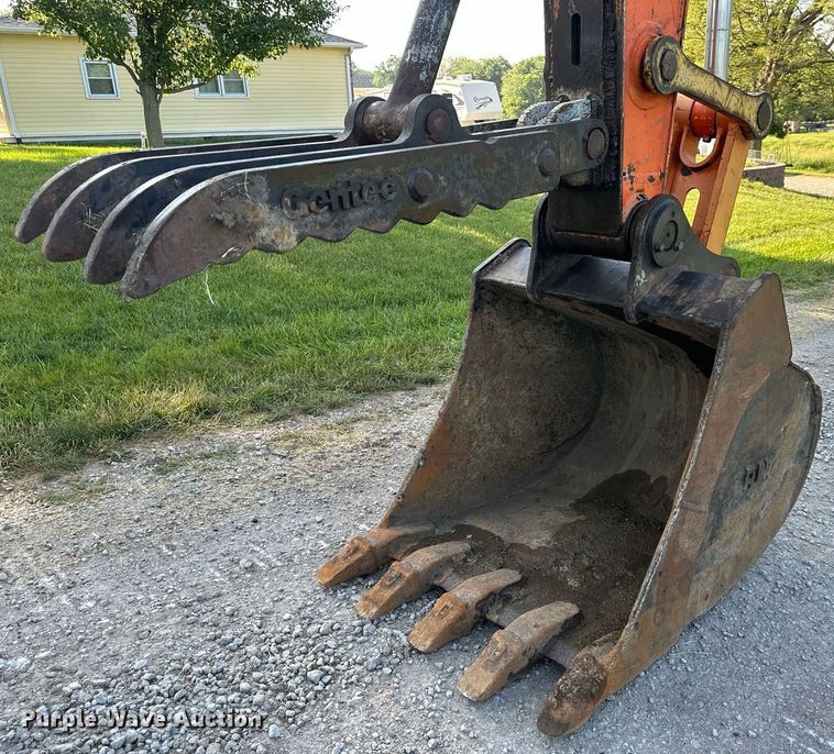 image for item LP9991 2006 Hitachi ZX200LC  excavator