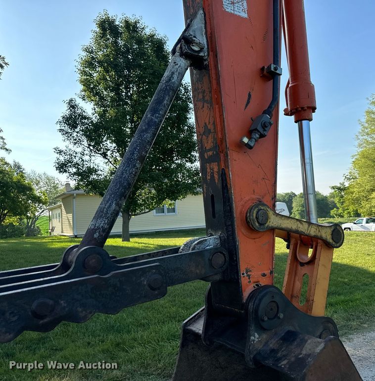 image for item LP9991 2006 Hitachi ZX200LC  excavator