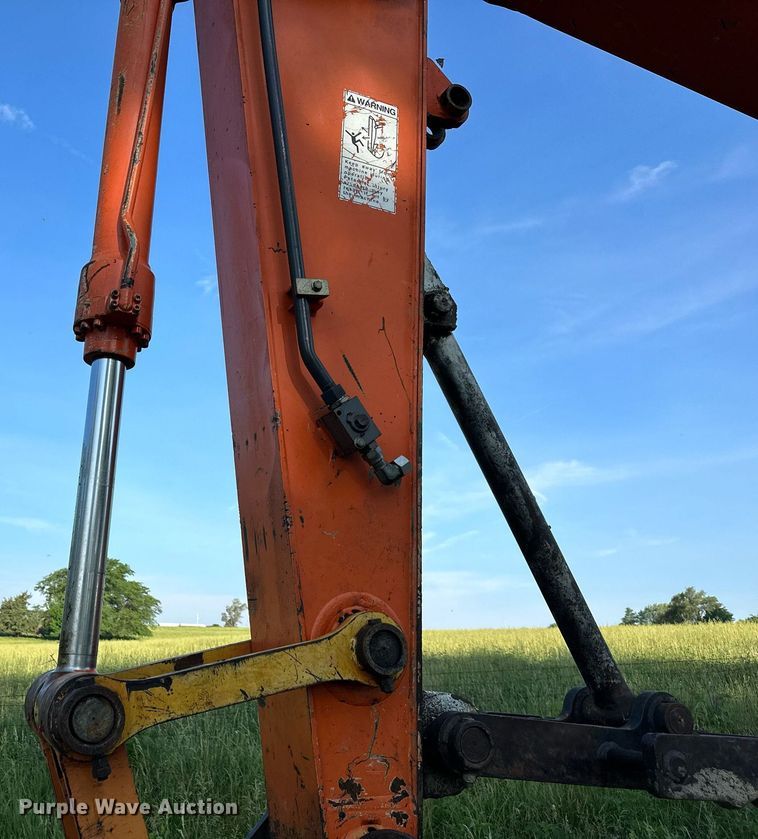 image for item LP9991 2006 Hitachi ZX200LC  excavator