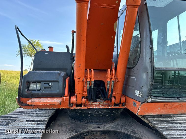 image for item LP9991 2006 Hitachi ZX200LC  excavator