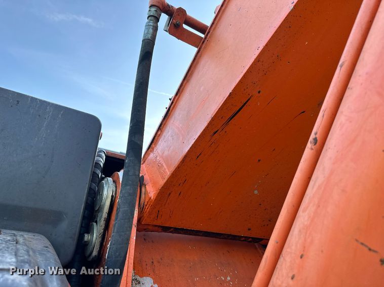 image for item LP9991 2006 Hitachi ZX200LC  excavator