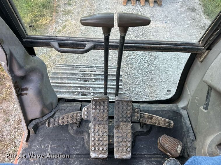 image for item LP9991 2006 Hitachi ZX200LC  excavator