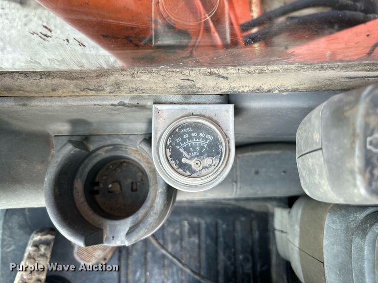 image for item LP9991 2006 Hitachi ZX200LC  excavator