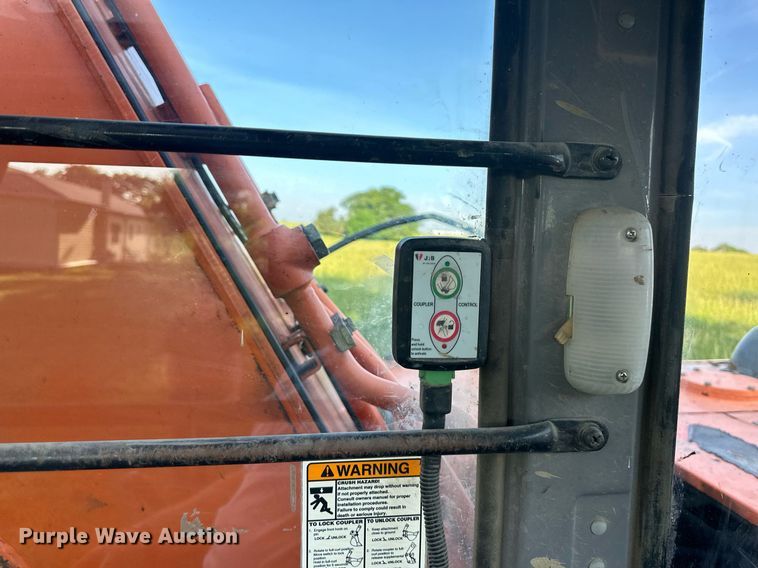 image for item LP9991 2006 Hitachi ZX200LC  excavator