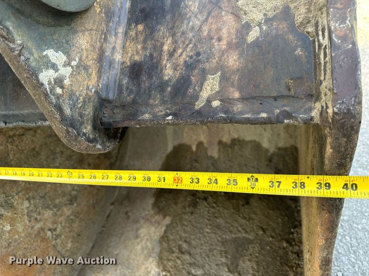 image for item LP9991 2006 Hitachi ZX200LC  excavator