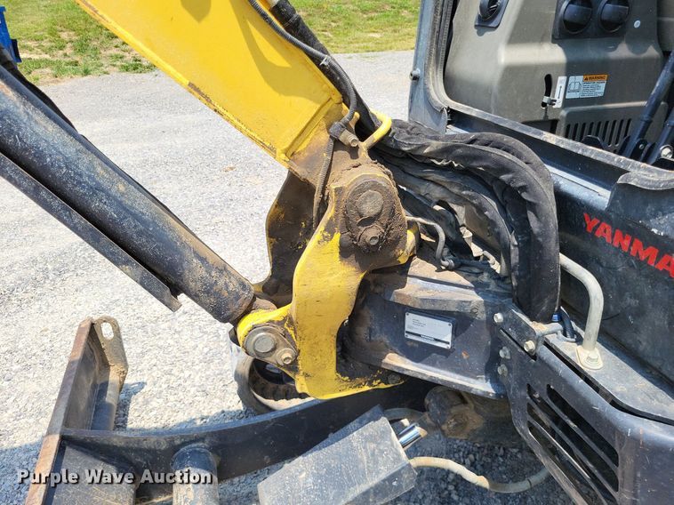 image for item LR9282 2016 Yanmar ViO35  mini excavator