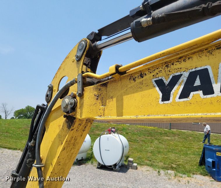 image for item LR9282 2016 Yanmar ViO35  mini excavator