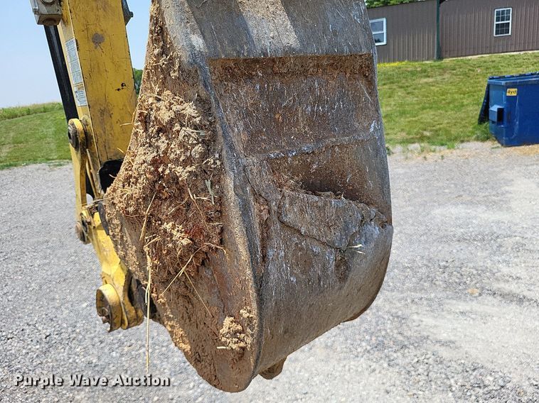 image for item LR9282 2016 Yanmar ViO35  mini excavator