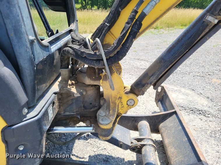 image for item LR9282 2016 Yanmar ViO35  mini excavator