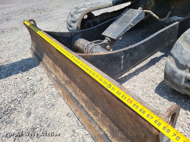 image for item LR9282 2016 Yanmar ViO35  mini excavator