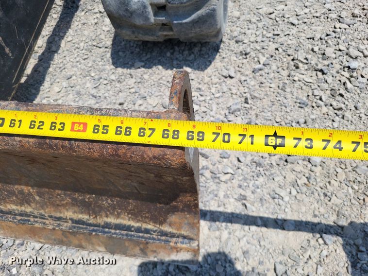 image for item LR9282 2016 Yanmar ViO35  mini excavator