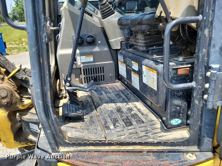 image for item LR9282 2016 Yanmar ViO35  mini excavator