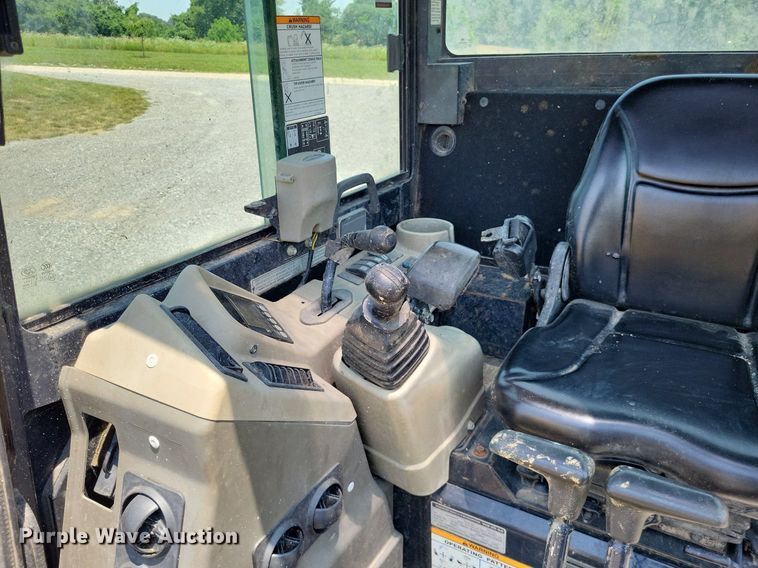 image for item LR9282 2016 Yanmar ViO35  mini excavator