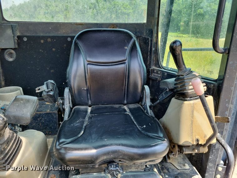 image for item LR9282 2016 Yanmar ViO35  mini excavator