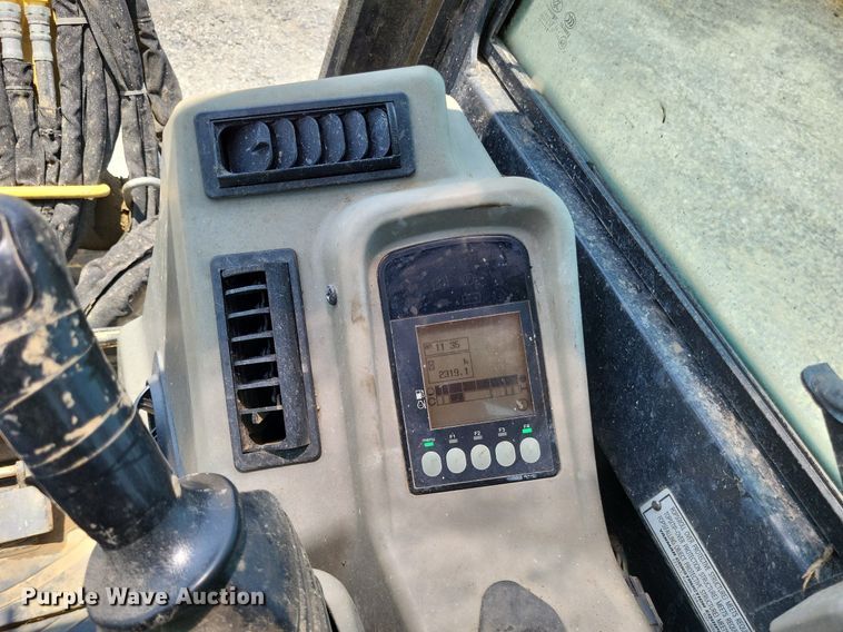 image for item LR9282 2016 Yanmar ViO35  mini excavator