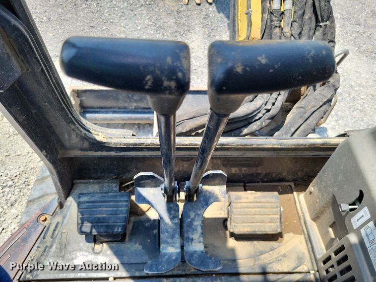 image for item LR9282 2016 Yanmar ViO35  mini excavator