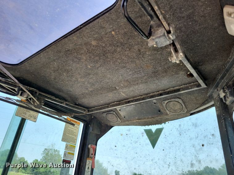 image for item LR9282 2016 Yanmar ViO35  mini excavator