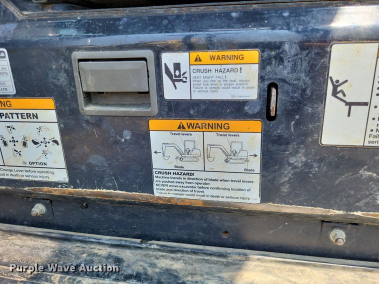 image for item LR9282 2016 Yanmar ViO35  mini excavator