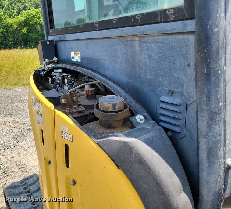 image for item LR9282 2016 Yanmar ViO35  mini excavator