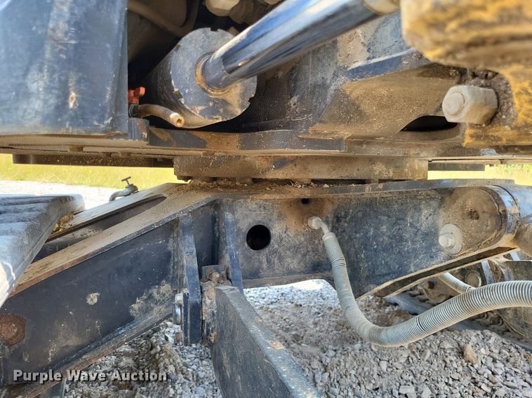 image for item LR9282 2016 Yanmar ViO35  mini excavator