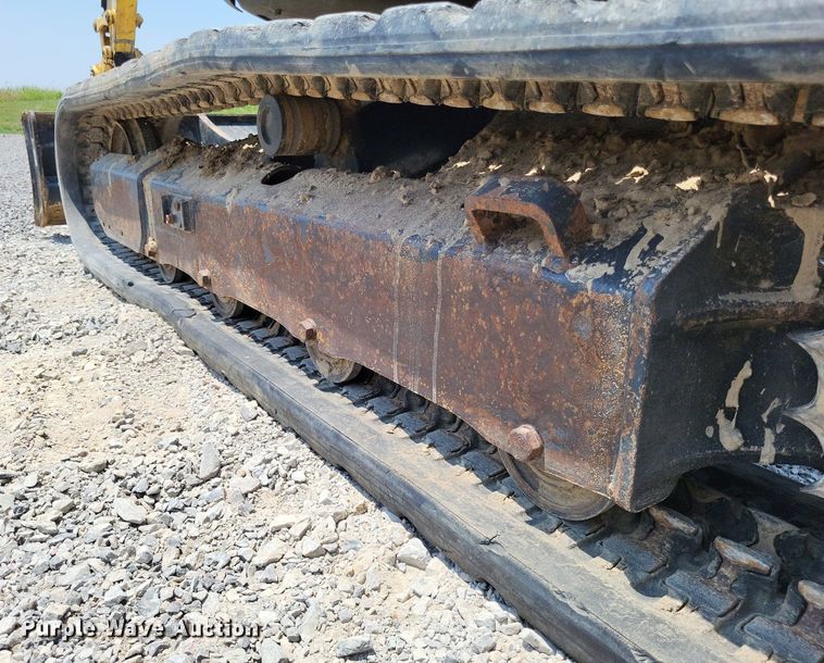 image for item LR9282 2016 Yanmar ViO35  mini excavator