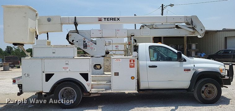 image for item LS9544 2009 Dodge Ram 5500HD  bucket truck