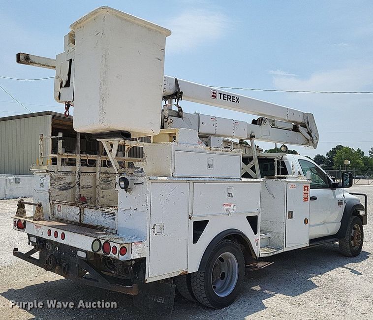 image for item LS9544 2009 Dodge Ram 5500HD  bucket truck