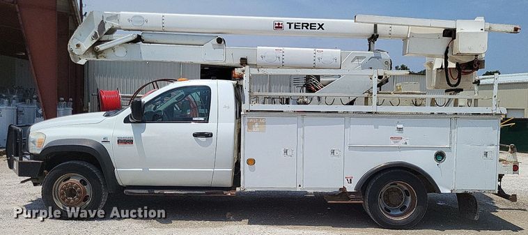 image for item LS9544 2009 Dodge Ram 5500HD  bucket truck