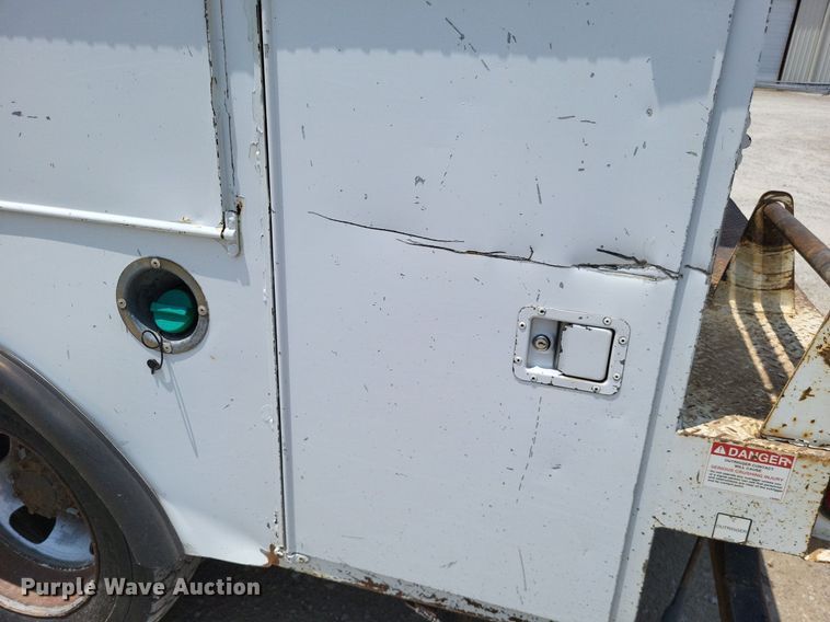 image for item LS9544 2009 Dodge Ram 5500HD  bucket truck