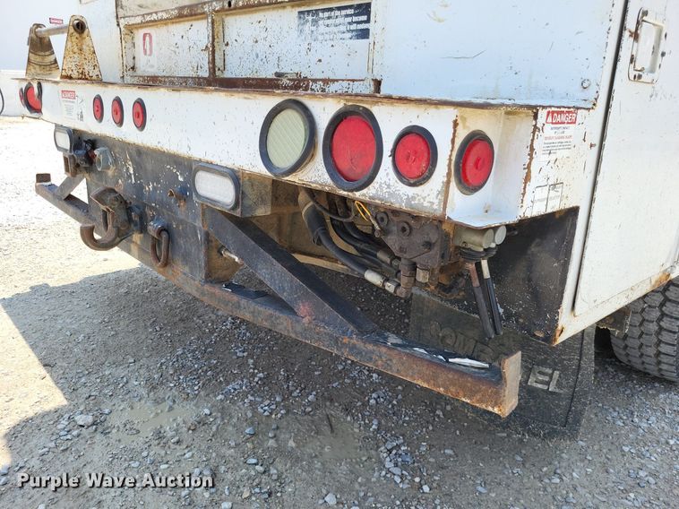 image for item LS9544 2009 Dodge Ram 5500HD  bucket truck