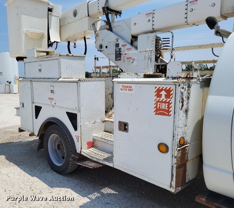 image for item LS9544 2009 Dodge Ram 5500HD  bucket truck