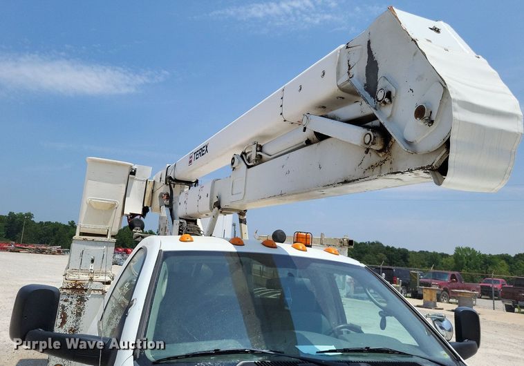 image for item LS9544 2009 Dodge Ram 5500HD  bucket truck