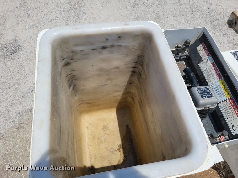 image for item LS9544 2009 Dodge Ram 5500HD  bucket truck