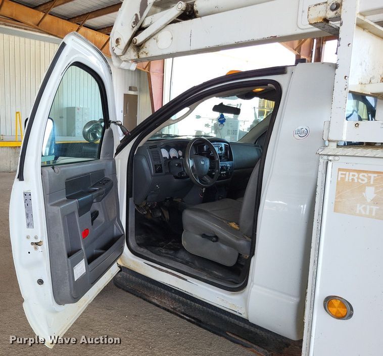 image for item LS9544 2009 Dodge Ram 5500HD  bucket truck