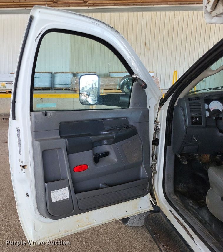 image for item LS9544 2009 Dodge Ram 5500HD  bucket truck