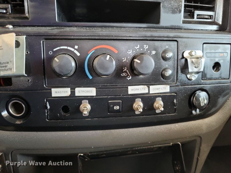 image for item LS9544 2009 Dodge Ram 5500HD  bucket truck