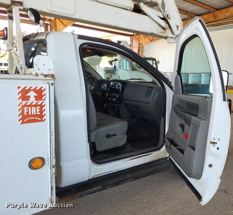 image for item LS9544 2009 Dodge Ram 5500HD  bucket truck