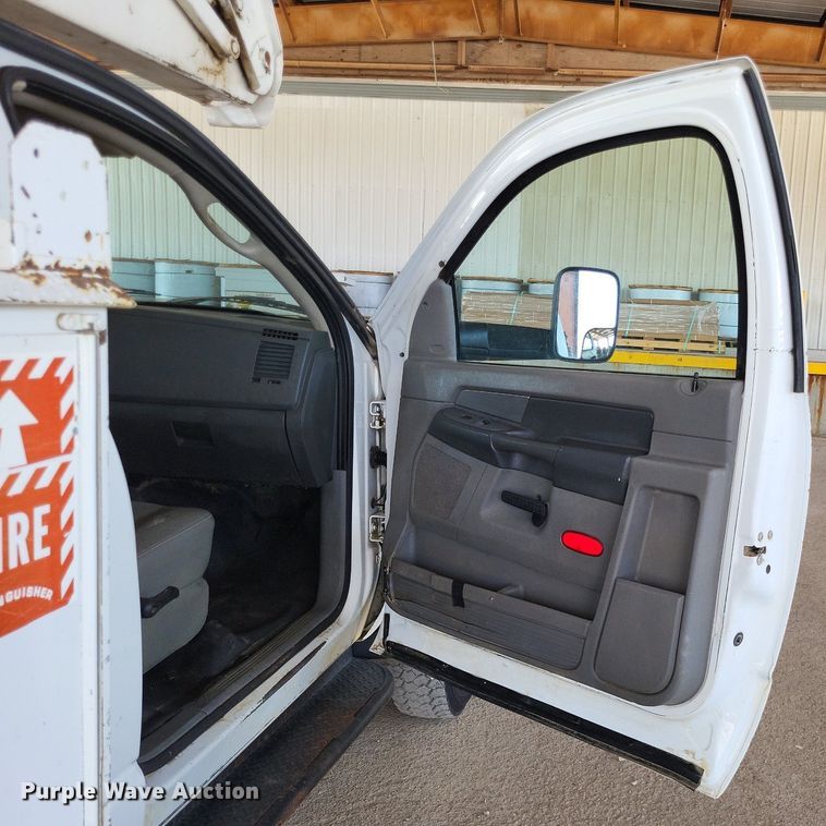 image for item LS9544 2009 Dodge Ram 5500HD  bucket truck