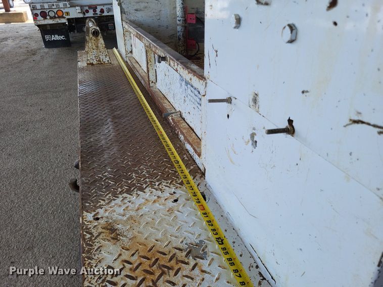 image for item LS9544 2009 Dodge Ram 5500HD  bucket truck