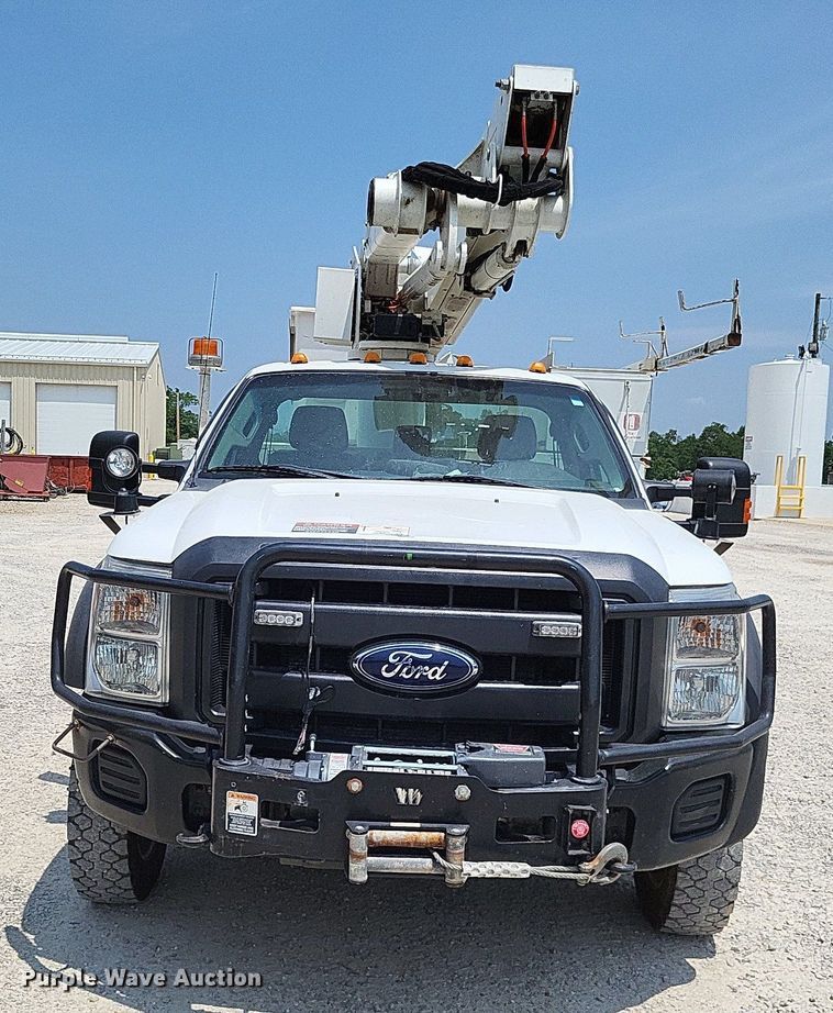 image for item LS9545 2013 Ford F550 Super Duty XL  bucket truck