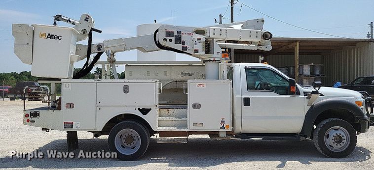 image for item LS9545 2013 Ford F550 Super Duty XL  bucket truck