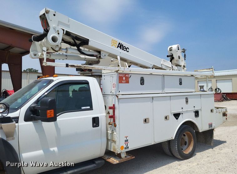 image for item LS9545 2013 Ford F550 Super Duty XL  bucket truck