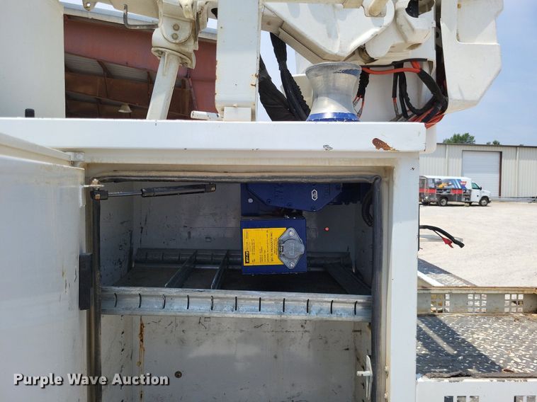 image for item LS9545 2013 Ford F550 Super Duty XL  bucket truck