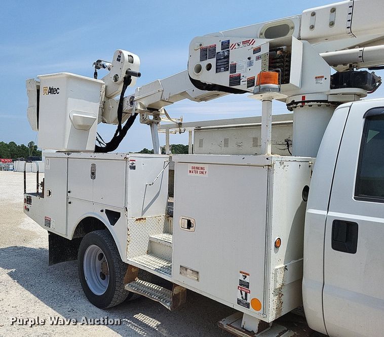 image for item LS9545 2013 Ford F550 Super Duty XL  bucket truck