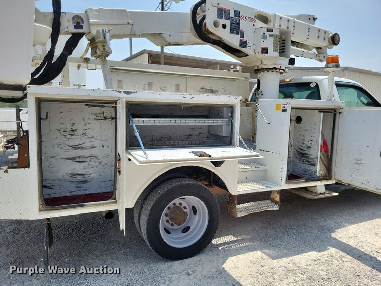 image for item LS9545 2013 Ford F550 Super Duty XL  bucket truck