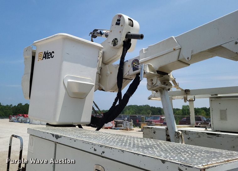 image for item LS9545 2013 Ford F550 Super Duty XL  bucket truck